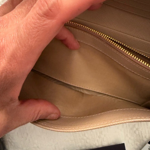 Lightly used. Light pink Saffiano wallet. Authentic. Beautiful. - Picture 10 of 15